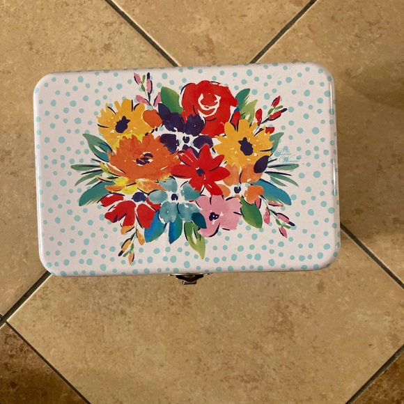 Pioneer Woman recipe box and round container - Picture 2 of 12